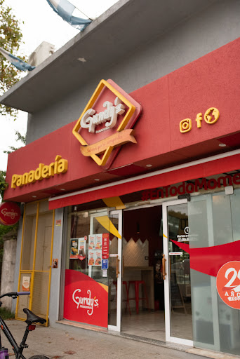 Gundys Panaderia suc 25 Mayo SV