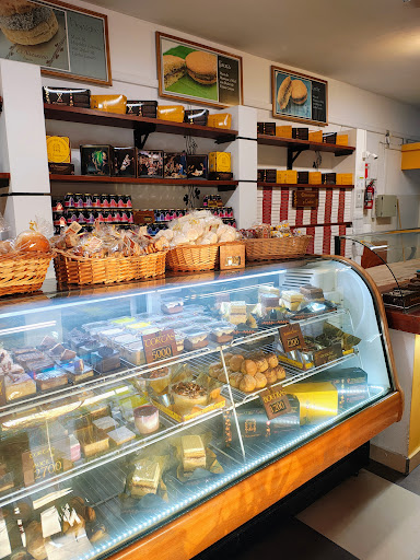 El Nazareno: Fábrica familiar de Alfajores y Especialidades.