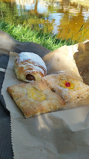 Panaderia y Confiteria Abril