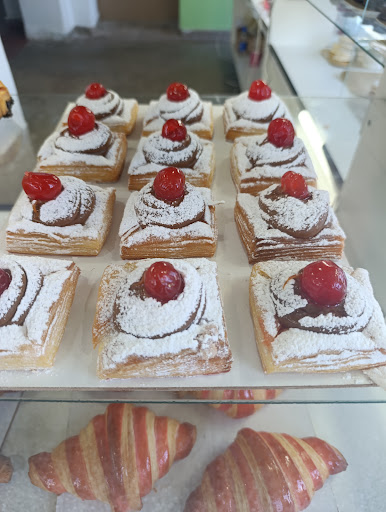 Black Forest Panadería y Confitería