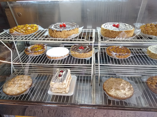 Panadería y Confitería "Mi Familia"