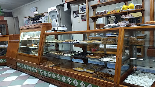 La Pichona (Panadería y Confitería San Martín)