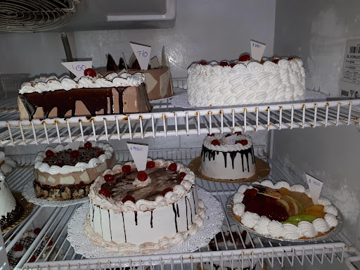 Panadería y Confitería La Familia