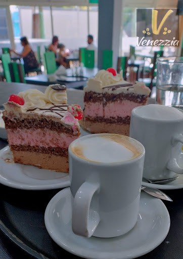 Venezzia Café