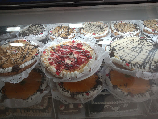 Repostería Plaza (Av Salta)